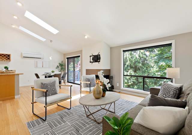 Property at 11323 101st Pl NE, Kirkland, WA 98033, 2 beds, 2.5 baths