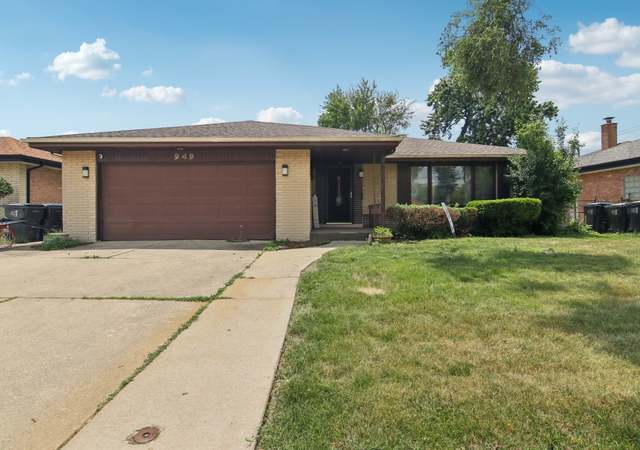 Property at 949 E 170th St, South Holland, IL 60473, 3 beds, 2.5 baths