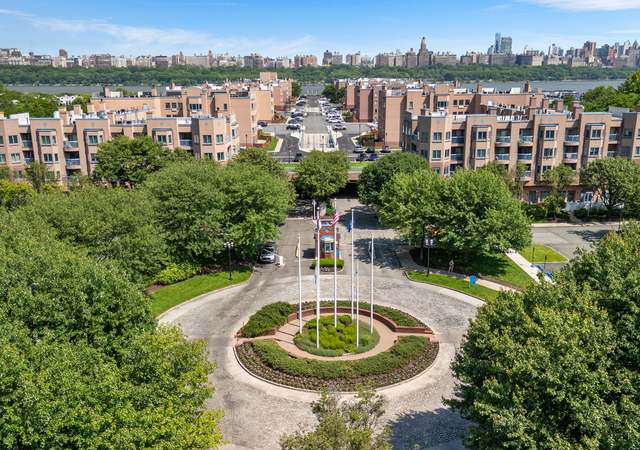 Property at 207 Jefferson Ct, Edgewater, NJ 07020, 2 beds, 2 baths