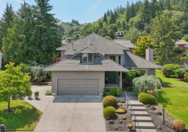Property at 126 SW 5th St, Gresham, OR 97080, 5 beds, 3 baths