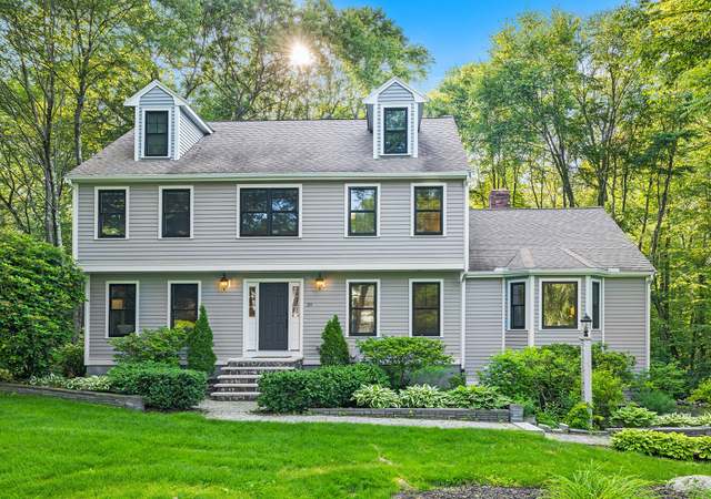 Property at 39 Blueberry Ln, Hopkinton, MA 01748, 4 beds, 2.5 baths