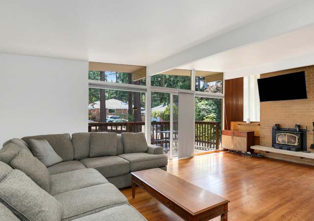Photo of 20405 1st Ave S, Normandy Park, WA 98198
