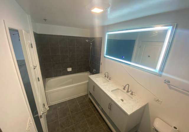 Photo of 511 W Division St #609, Chicago, IL 60610