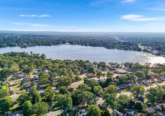 Photo of 62 Pembroke Ln, Coventry, RI 02816