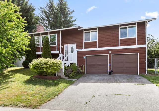 Property at 12119 SE 317th Pl, Auburn, WA 98092, 4 beds, 3 baths