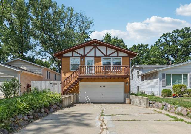 Property at 1228 N Lake Shore Dr, Round Lake Beach, IL 60073, 3 beds, 2 baths