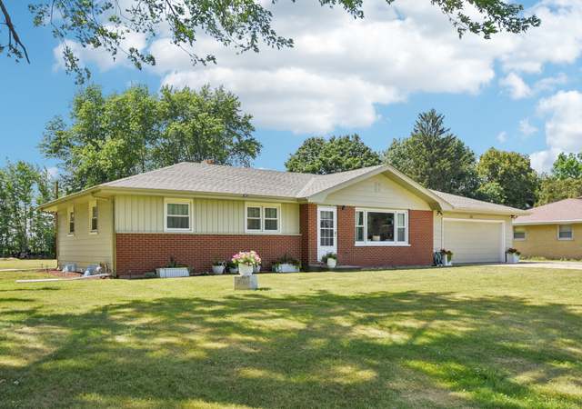 Property at 1745 Lyndale Rd, Aurora, IL 60506, 3 beds, 1.5 baths