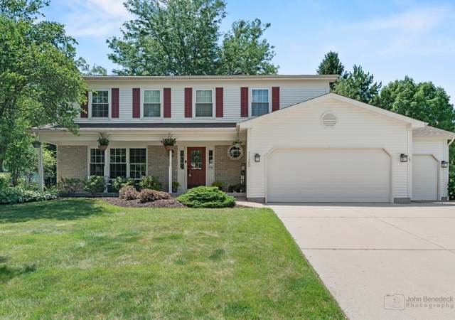 Property at 1120 Bennington Dr, Crystal Lake, IL 60014, 4 beds, 3 baths