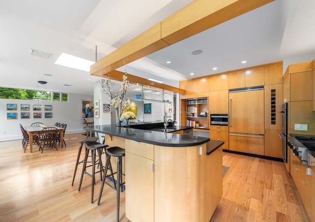Photo of 32 Moon Hill Rd, Lexington, MA 02421