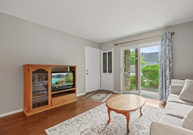 Photo of 2215 Nichols Rd Unit B, Arlington Heights, IL 60004