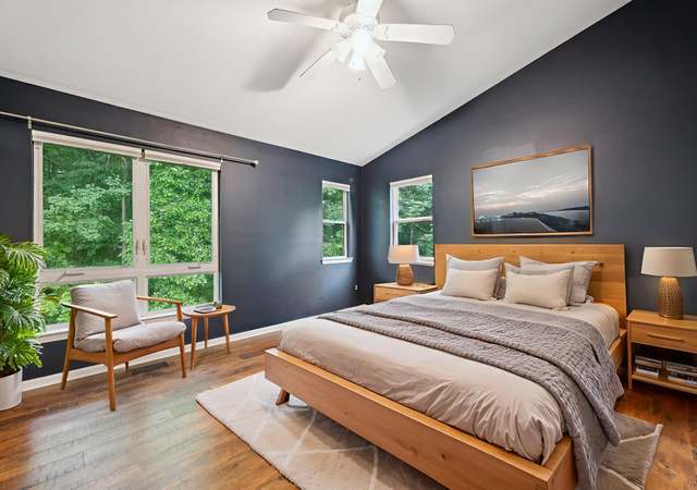 Property at 5585 Woodruff Shore Dr, Brighton, MI 48116, 3 beds, 3.5 baths
