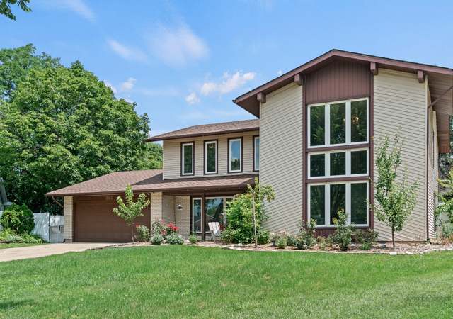 Property at 253 Fremont Ct, Bloomingdale, IL 60108, 4 beds, 2.5 baths