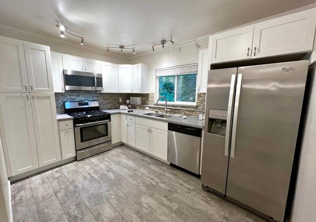 Property at 17410 Park Ave, Guerneville, CA 95446, 4 beds, 3 baths