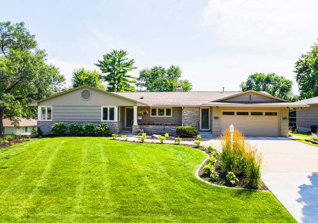 Photo of 4605 W 62nd St, Edina, MN 55424