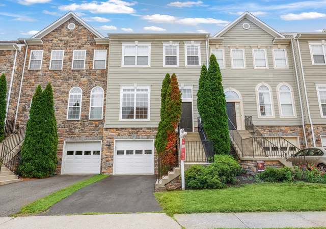 Property at 868 Stonefield Sq NE, Leesburg, VA 20176, 3 beds, 3.5 baths
