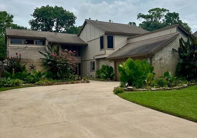 Property at 11826 Oakcroft Dr, Houston, TX 77070, 5 beds, 3.5 baths