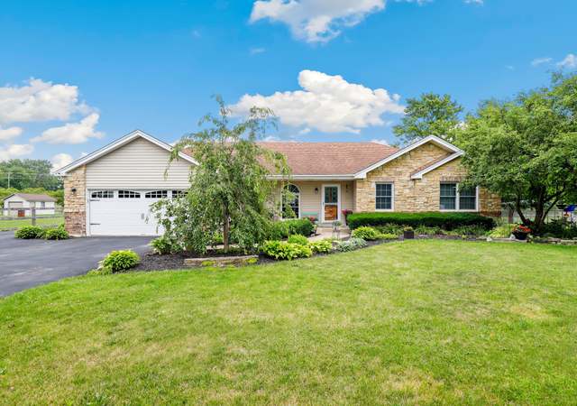 Property at 2900 Abbington Dr, New Lenox, IL 60451, 3 beds, 3.5 baths