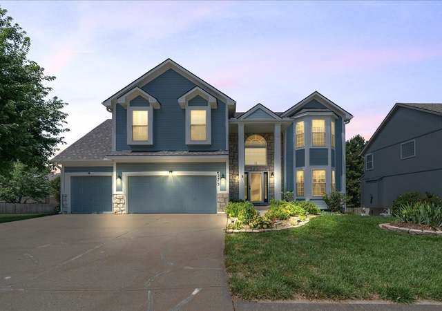 Photo of 2403 NW Cove Dr, Blue Springs, MO 64015