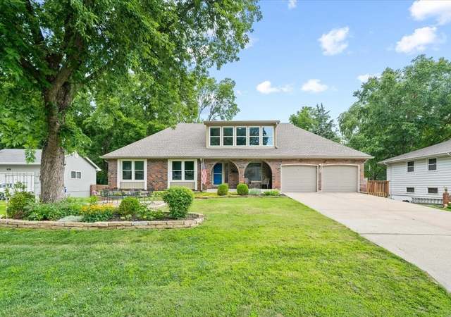 Property at 407 NW Lincolnwood Dr, Lee's Summit, MO 64063, 6 beds, 6 baths