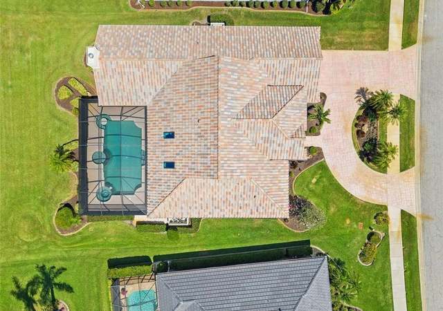 Property at 511 Governors Green Dr, Venice, FL 34293, 3 beds, 2.5 baths