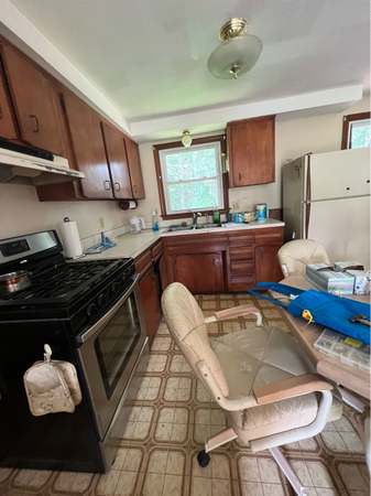 Property at 7 Fairway Dr, Merrimack, NH 03054, 3 beds, 1 bath