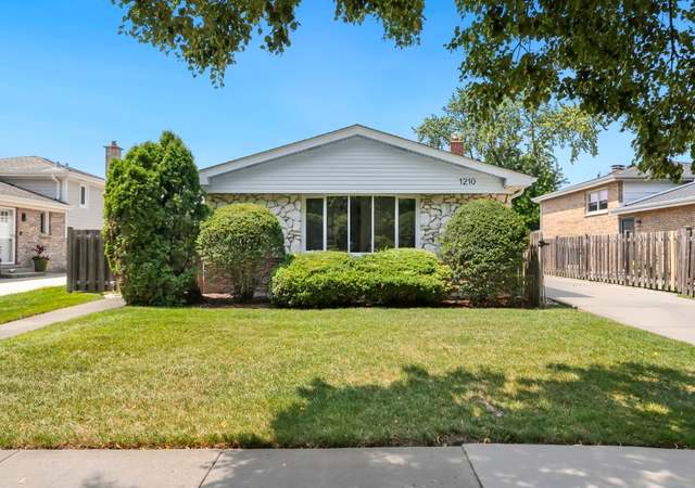 Property at 1210 S Douglas Ave, Arlington Heights, IL 60005, 3 beds, 2 baths