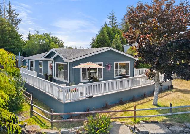 Photo of 1975 Shorepines Dr, Coos Bay, OR 97420