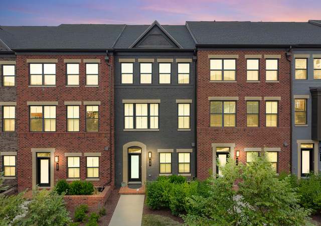 Property at 818 S Greenbrier St, Arlington, VA 22204, 3 beds, 4.5 baths