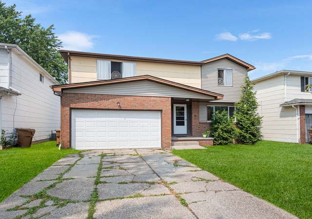 Property at 81 Sebring Dr, Cheektowaga, NY 14043, 6 beds, 2 baths