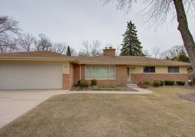 Photo of 1560 Helene Unit Dr, Brookfield, WI 53045