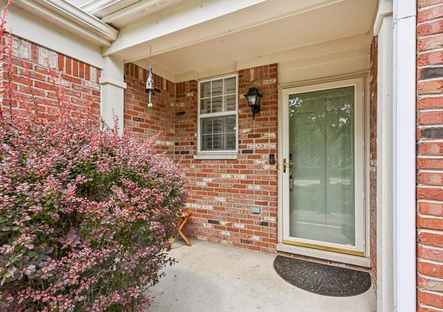 Photo of 564 Woods Creek Ln, Algonquin, IL 60102