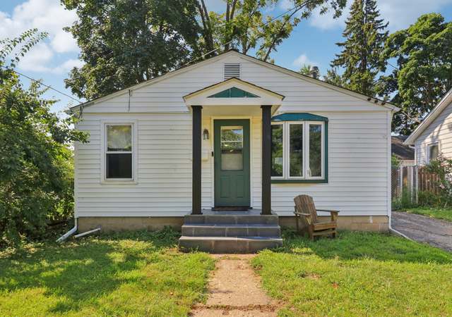 Property at 419 Ridgeland Ave, Woodstock, IL 60098, 1 bed, 1.5 baths