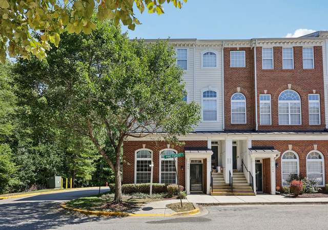 Property at 900 Pine Forest Ln, Upper Marlboro, MD 20774, 2 beds, 2.5 baths