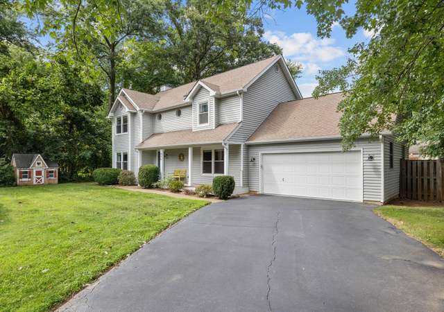 Property at 496 Woodshire Ln, Herndon, VA 20170, 3 beds, 2.5 baths