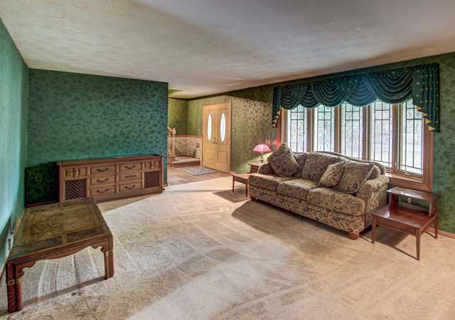 Photo of 14280 Pawnee Trl, Middleburg Heights, OH 44130