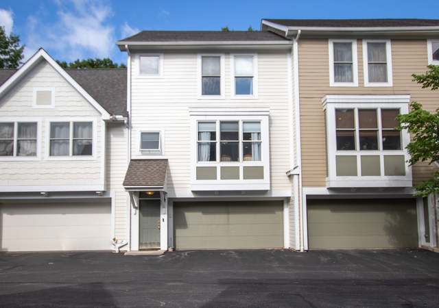 Property at 3714 Longwood Ct, Cleveland Heights, OH 44118, 2 beds, 2.5 baths