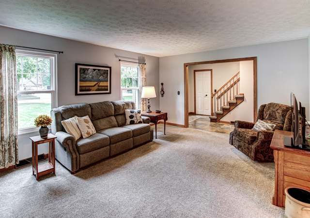 Photo of 26471 Bayfair Dr, Olmsted Falls, OH 44138