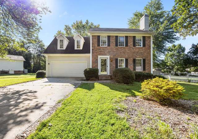 Property at 705 Woodhill Dr, Fletcher, NC 28732, 4 beds, 2.5 baths