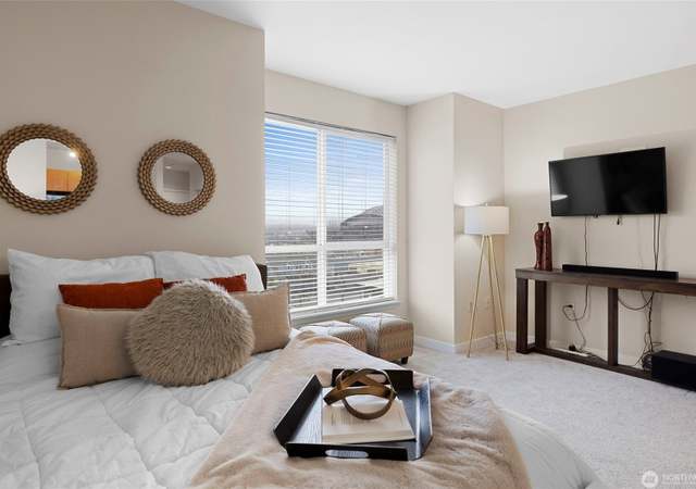 Property at 668 S Lane St #603, Seattle, WA 98104, 1 bath