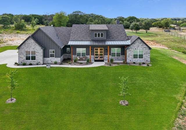 Property at 3004 Parker Meadows Ct, Weatherford, TX 76088, 3 beds, 2.5 baths