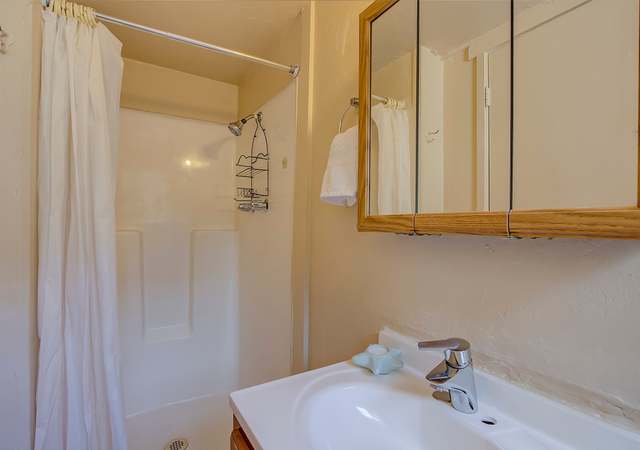 Photo of 970 42nd St, Oakland, CA 94608
