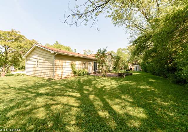 Photo of 2025 Greenview Rd, Northbrook, IL 60062
