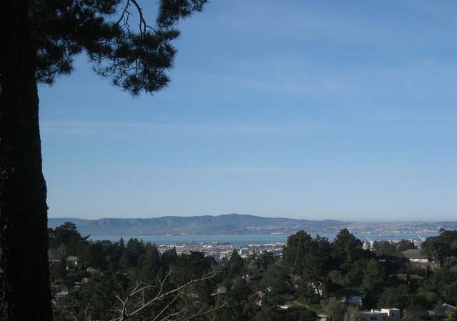 Photo of 5757 Merriewood Dr, Oakland, CA 94611