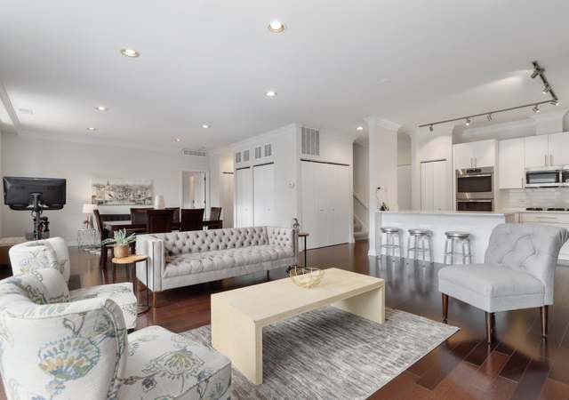 Photo of 560 W Fulton St #606, Chicago, IL 60661