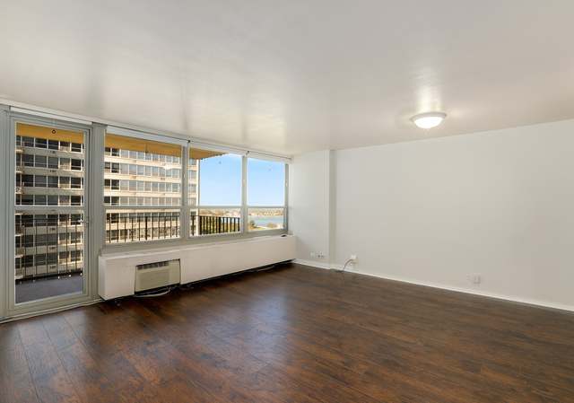 Photo of 3550 N Lake Shore Dr #2205, Chicago, IL 60657