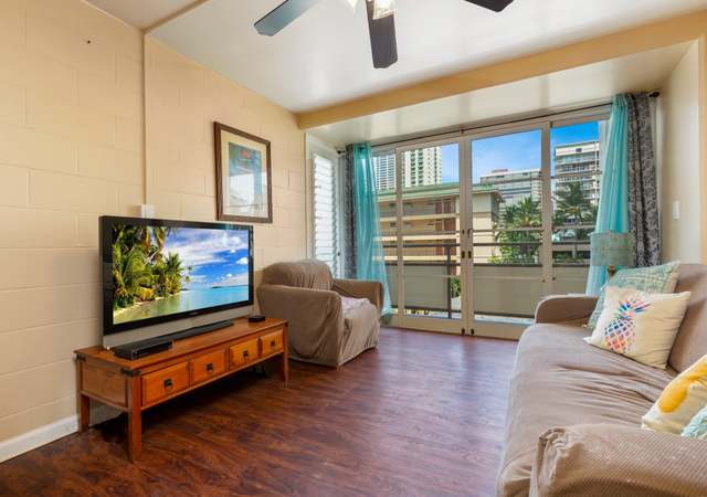Photo of 445 Kaiolu St #407, Honolulu, HI 96815