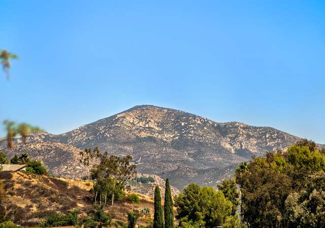 Photo of 13457 Mountainside Dr, Poway, CA 92064