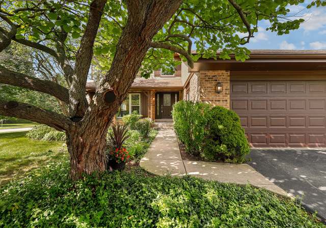 Photo of 4125 Applewood Ln, Northbrook, IL 60062