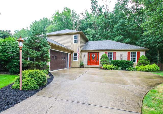 Photo of 26927 Tall Oaks Trl, Olmsted Township, OH 44138
