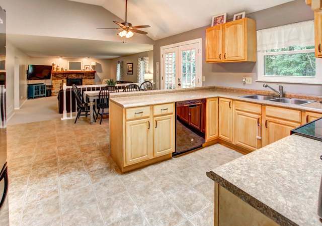 Photo of 26927 Tall Oaks Trl, Olmsted Township, OH 44138